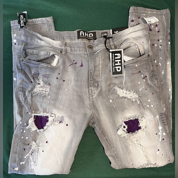 Distressed Jeans - Picture 3 of 5